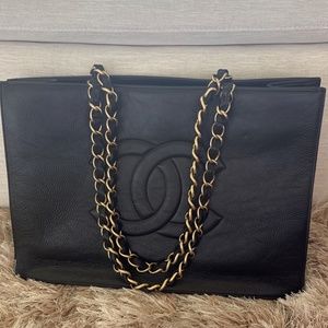 Chanel Tote like NEW!